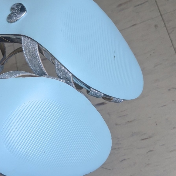 Blue by Betsey Johnson 'Tee' Sandal - Picture 3 of 6